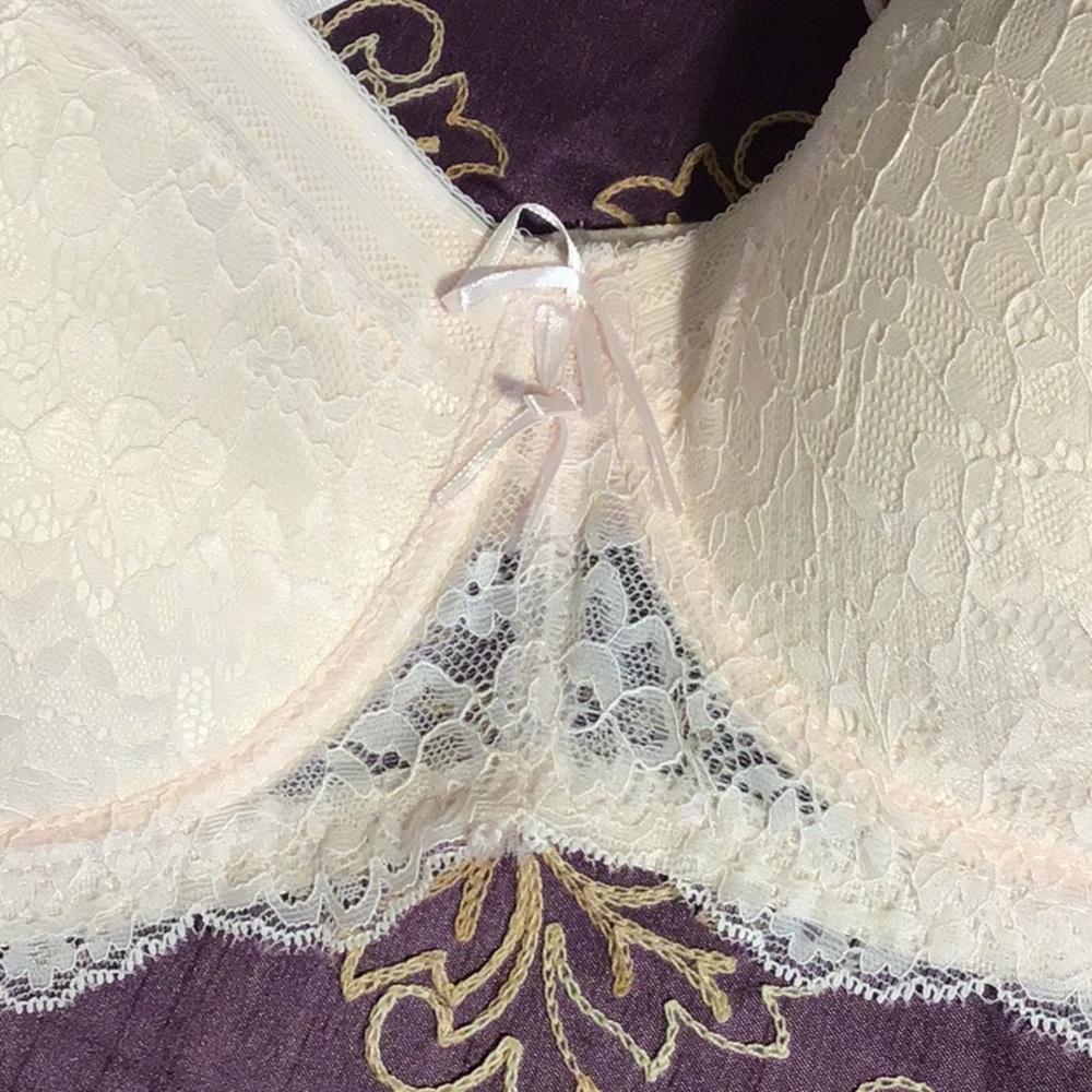 Intimate/Bra - Picture 2 of 6